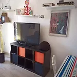 Grand F2 60mq Centre Antibes, Proche Plages, Commerces, 2 Balcons, Parking, Train, Bus, Deco Vintage, Pet Friendly Apartman Antibes