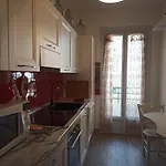 Grand F2 60mq Centre Antibes, Proche Plages, Commerces, 2 Balcons, Parking, Train, Bus, Deco Vintage, Pet Friendly * Antibes