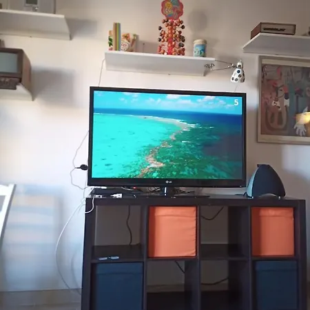 Apartman Grand F2 60mq Centre Antibes, Proche Plages, Commerces, 2 Balcons, Parking, Train, Bus, Deco Vintage, Pet Friendly Antibes