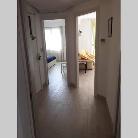 Grand F2 60mq Centre Antibes, Proche Plages, Commerces, 2 Balcons, Parking, Train, Bus, Deco Vintage, Pet Friendly Antibes