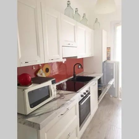 Grand F2 60mq Centre Antibes, Proche Plages, Commerces, 2 Balcons, Parking, Train, Bus, Deco Vintage, Pet Friendly Apartman Antibes