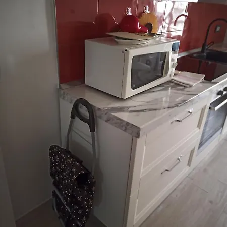 Grand F2 60mq Centre Antibes, Proche Plages, Commerces, 2 Balcons, Parking, Train, Bus, Deco Vintage, Pet Friendly 아파트 *
