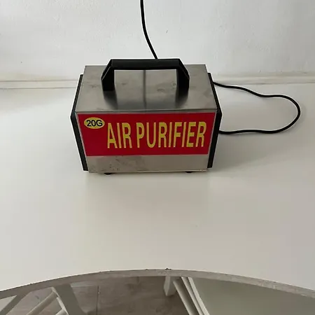 Grand F2 60mq Centre Antibes, Proche Plages, Commerces, 2 Balcons, Parking, Train, Bus, Deco Vintage, Pet Friendly