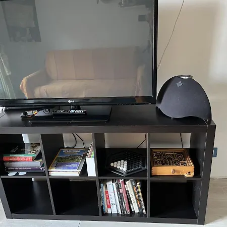 Grand F2 60mq Centre Antibes, Proche Plages, Commerces, 2 Balcons, Parking, Train, Bus, Deco Vintage, Pet Friendly Apartman