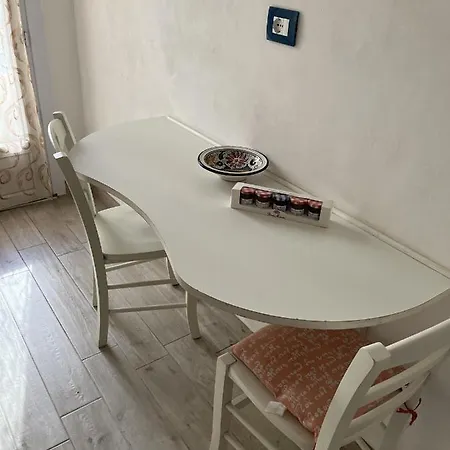 Grand F2 60mq Centre Antibes, Proche Plages, Commerces, 2 Balcons, Parking, Train, Bus, Deco Vintage, Pet Friendly Apartman