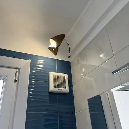 Apartman Grand F2 60mq Centre Antibes, Proche Plages, Commerces, 2 Balcons, Parking, Train, Bus, Deco Vintage, Pet Friendly