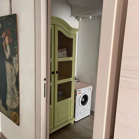 Grand F2 Antibes: Vintage Charm, Proximity & Pet-friendly Antibes