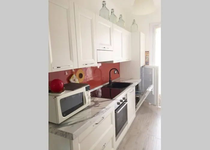 Grand F2 60mq Centre Antibes, Proche Plages, Commerces, 2 Balcons, Parking, Train, Bus, Deco Vintage, Pet Friendly Appartamento Antibes