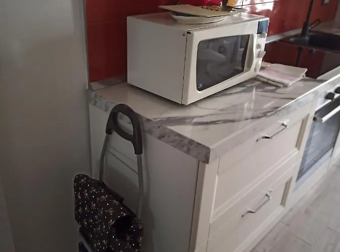 Grand F2 60mq Centre Antibes, Proche Plages, Commerces, 2 Balcons, Parking, Train, Bus, Deco Vintage, Pet Friendly Appartamento *