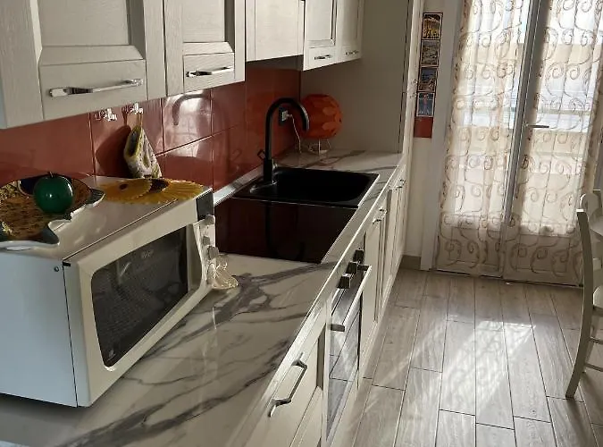 Appartamento Grand F2 60mq Centre Antibes, Proche Plages, Commerces, 2 Balcons, Parking, Train, Bus, Deco Vintage, Pet Friendly Antibes