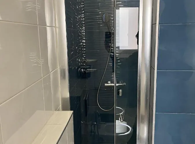 Grand F2 60mq Centre Antibes, Proche Plages, Commerces, 2 Balcons, Parking, Train, Bus, Deco Vintage, Pet Friendly Appartamento Antibes