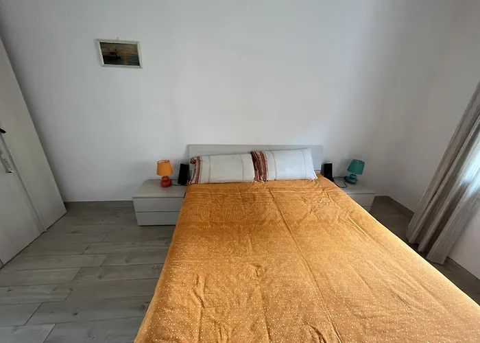 Grand F2 60mq Centre Antibes, Proche Plages, Commerces, 2 Balcons, Parking, Train, Bus, Deco Vintage, Pet Friendly Appartamento Antibes